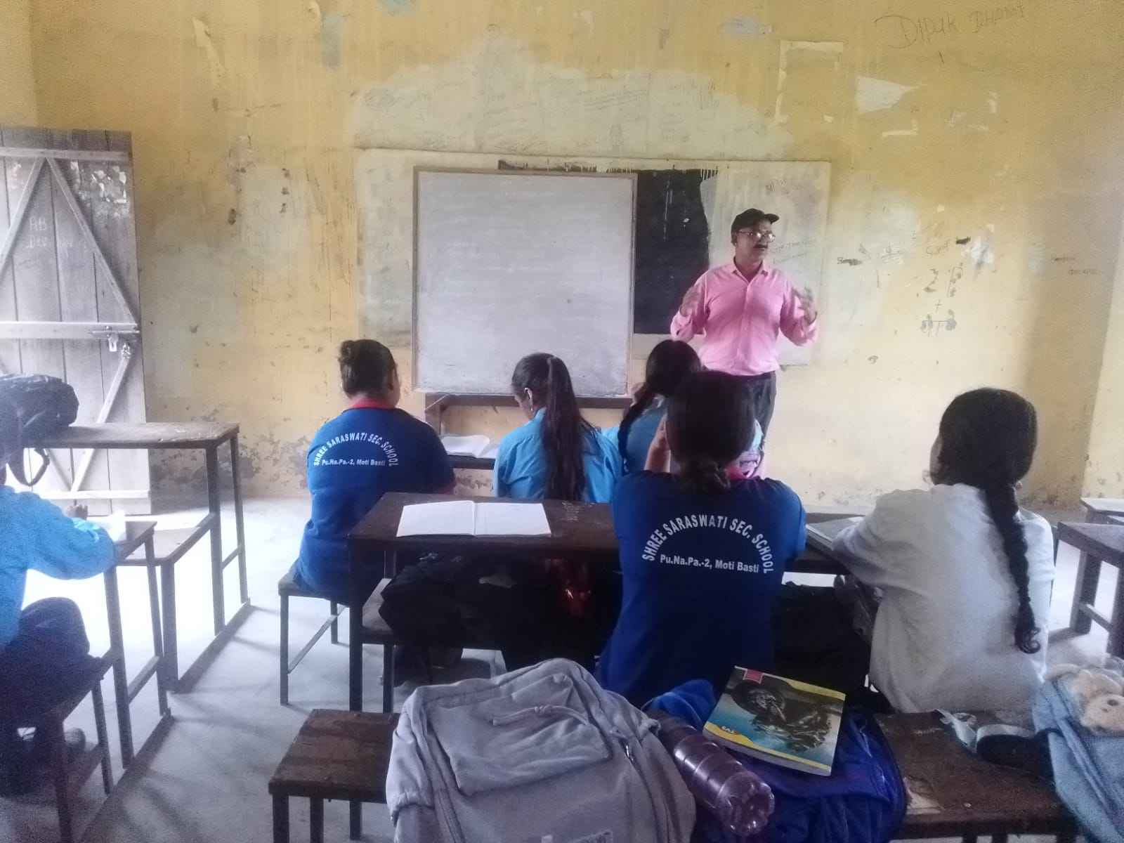 विद्यालयको तस्बीरहरू